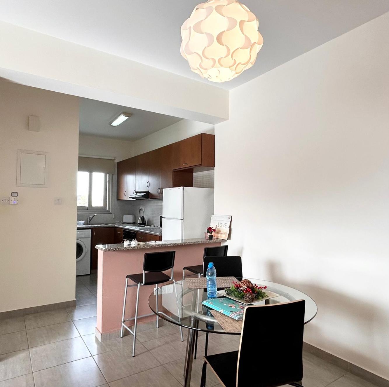 Paphos Sun Julz Apartments On The Beach מראה חיצוני תמונה