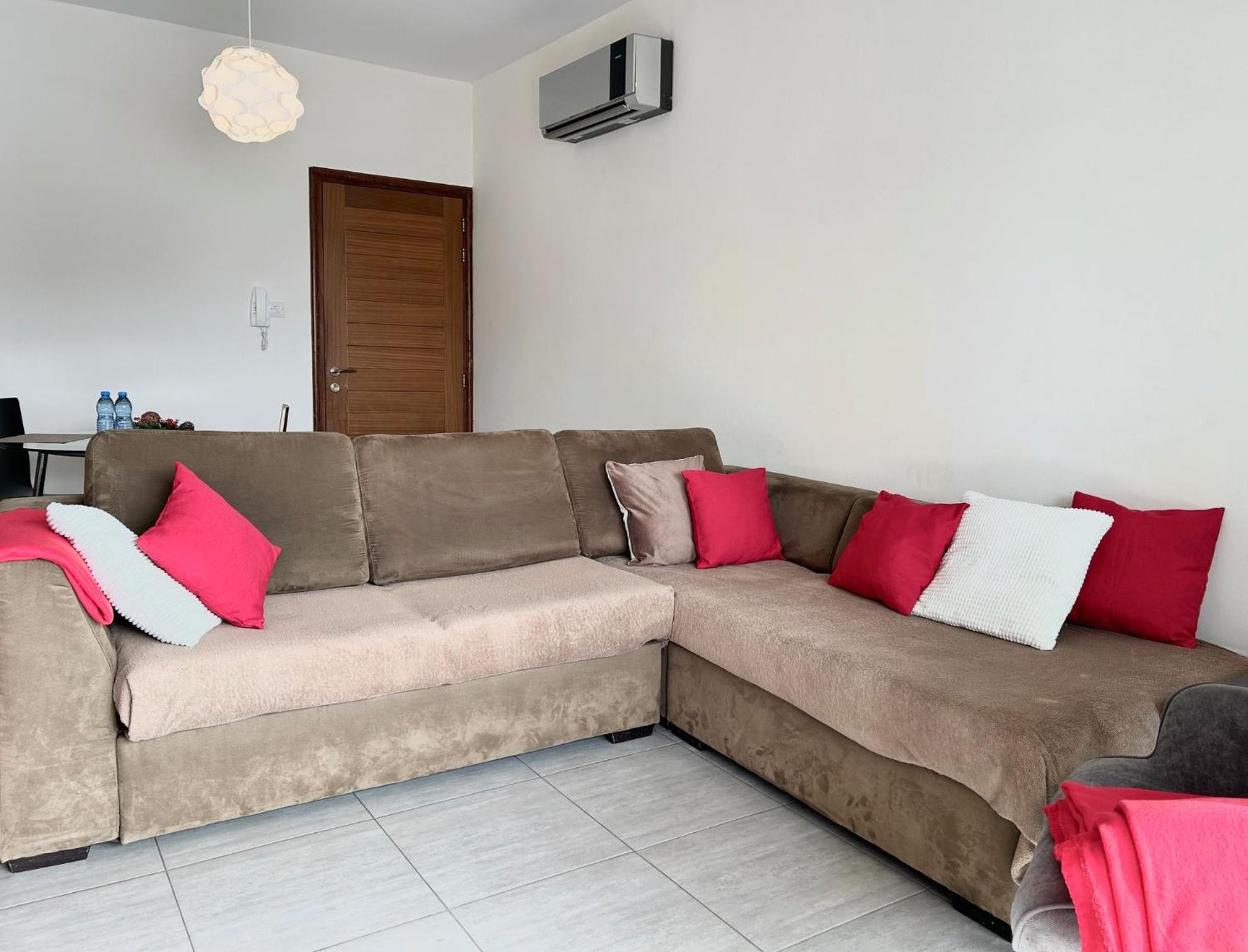 Paphos Sun Julz Apartments On The Beach מראה חיצוני תמונה