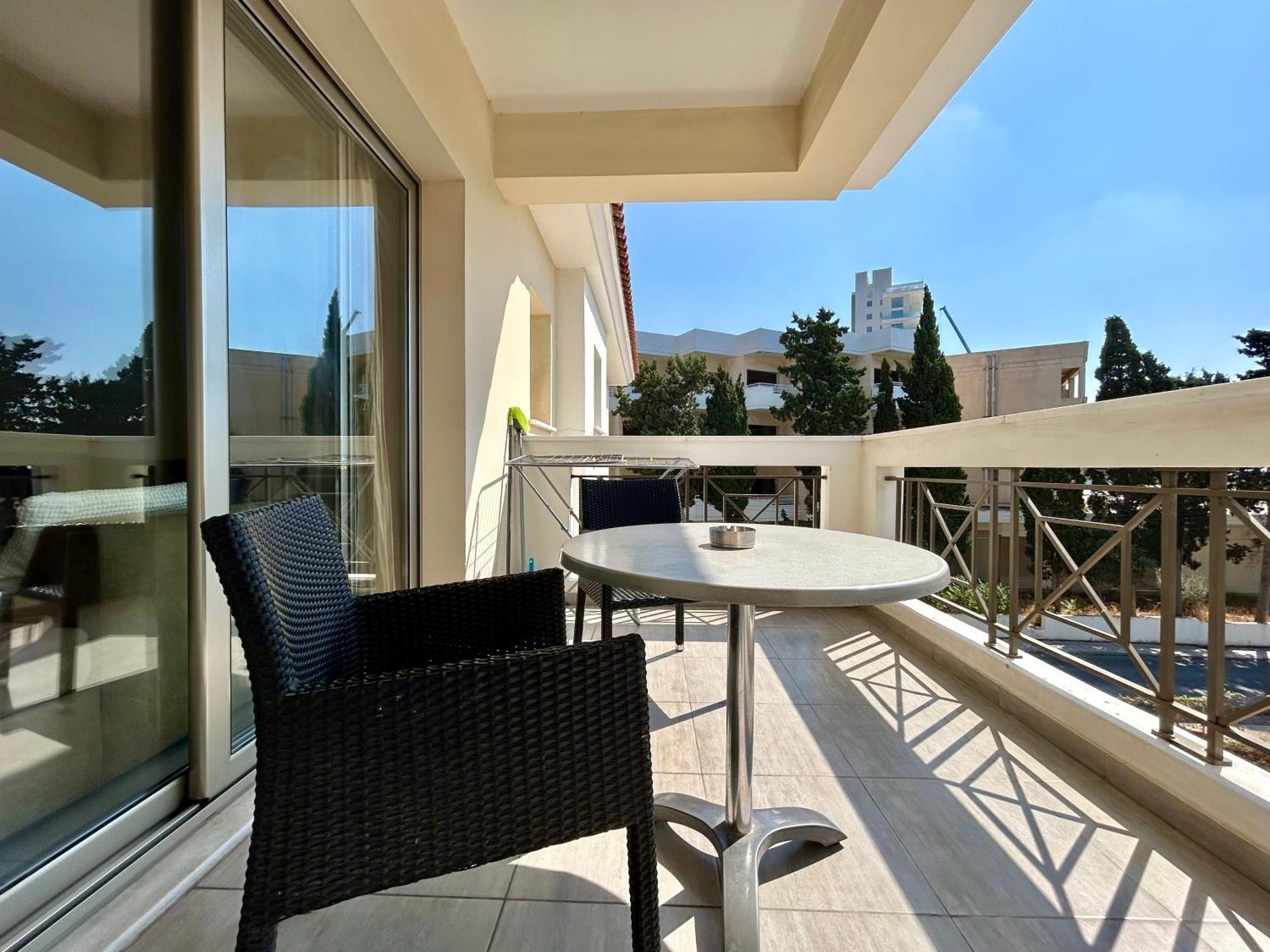 Paphos Sun Julz Apartments On The Beach מראה חיצוני תמונה