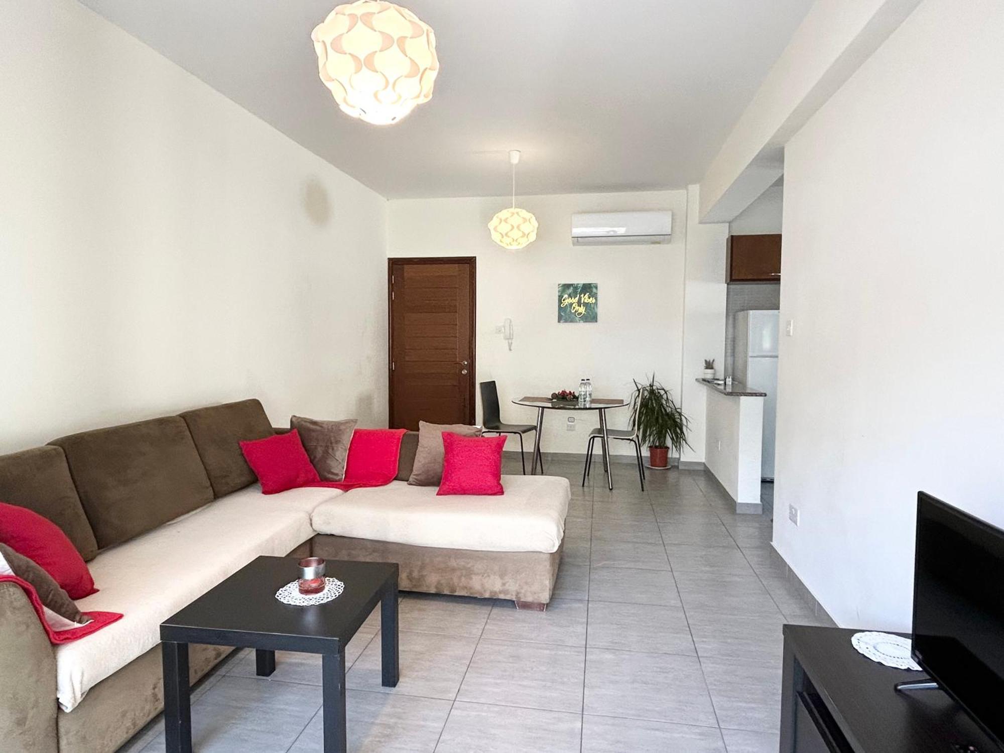 Paphos Sun Julz Apartments On The Beach מראה חיצוני תמונה