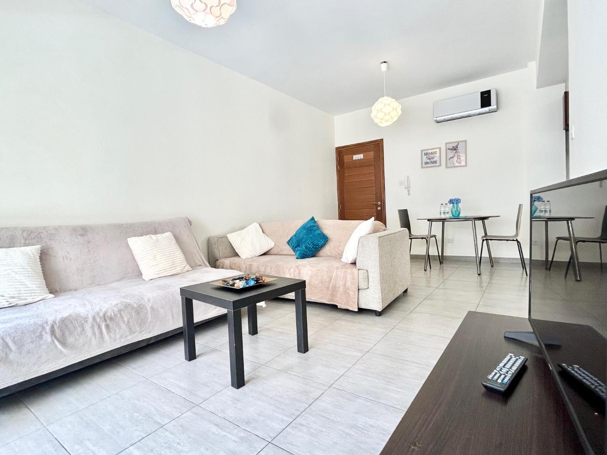 Paphos Sun Julz Apartments On The Beach מראה חיצוני תמונה
