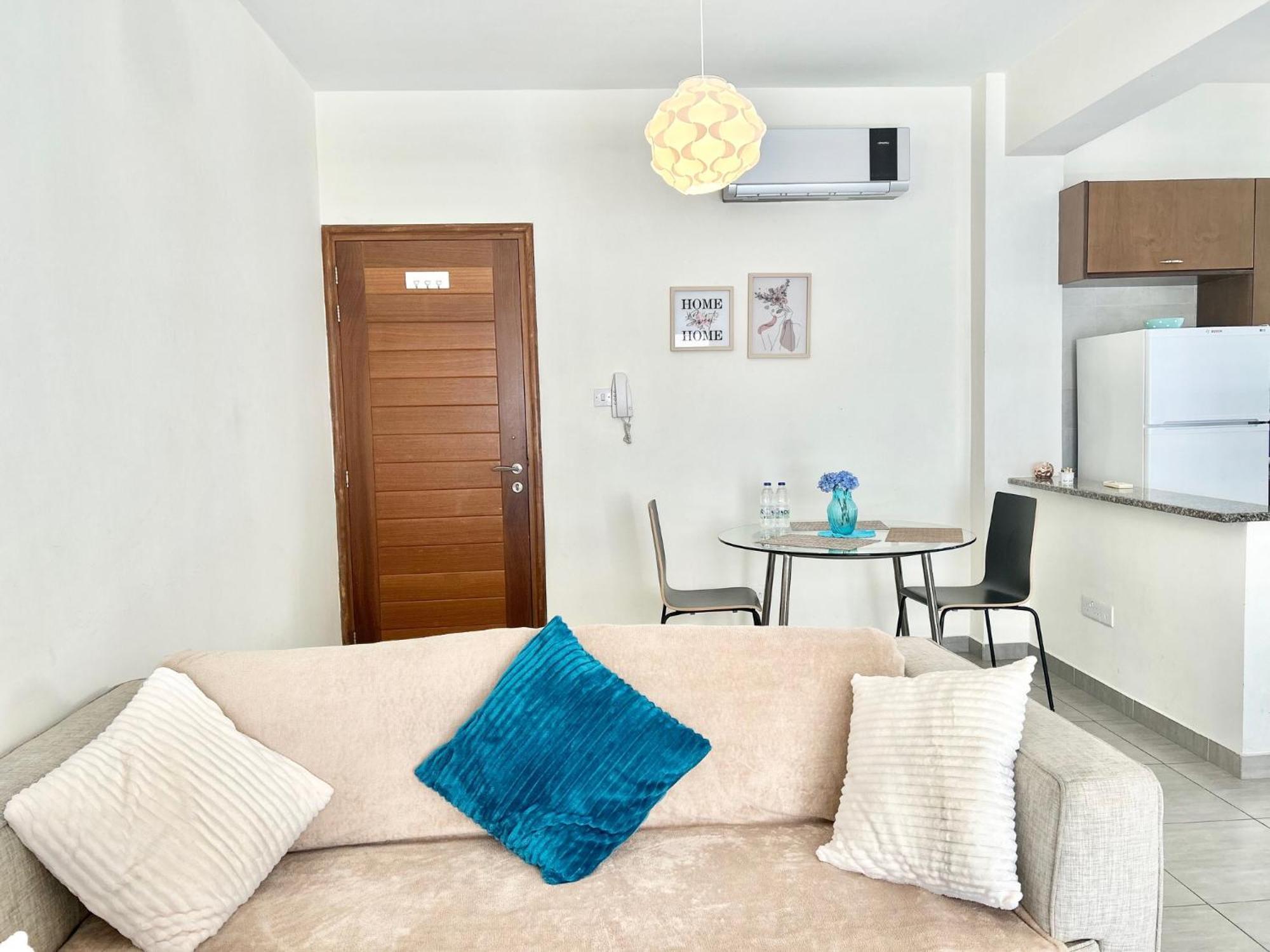 Paphos Sun Julz Apartments On The Beach מראה חיצוני תמונה