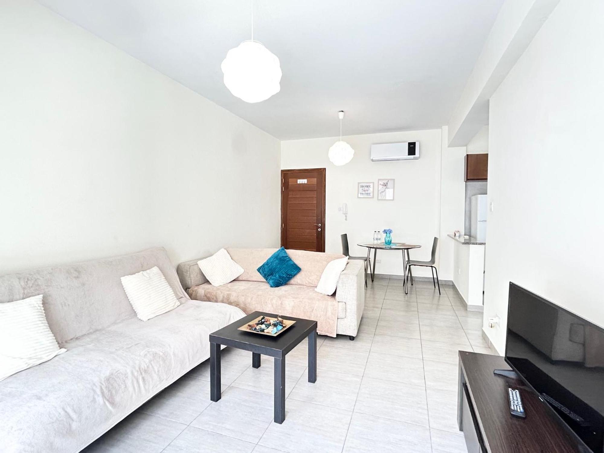 Paphos Sun Julz Apartments On The Beach מראה חיצוני תמונה