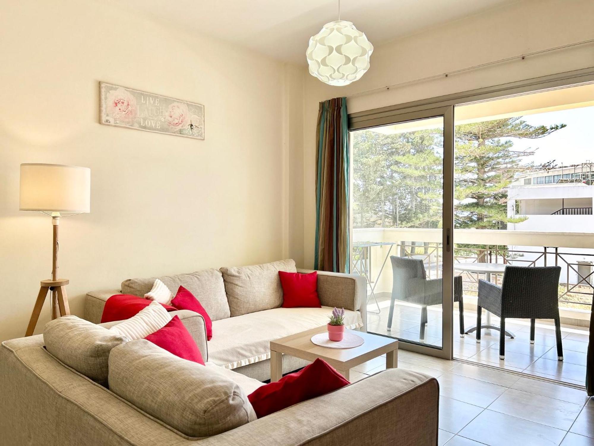 Paphos Sun Julz Apartments On The Beach מראה חיצוני תמונה