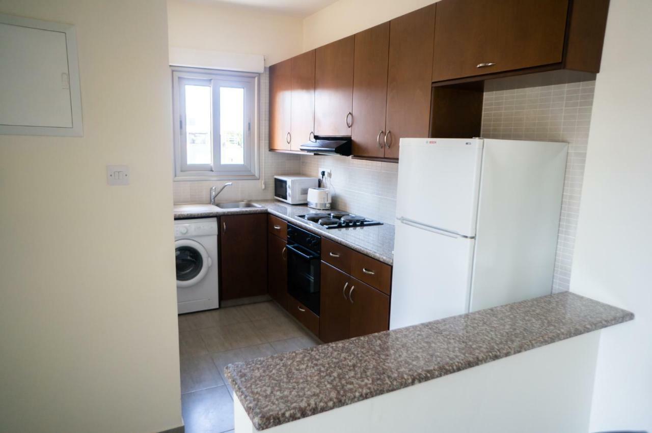 Paphos Sun Julz Apartments On The Beach מראה חיצוני תמונה