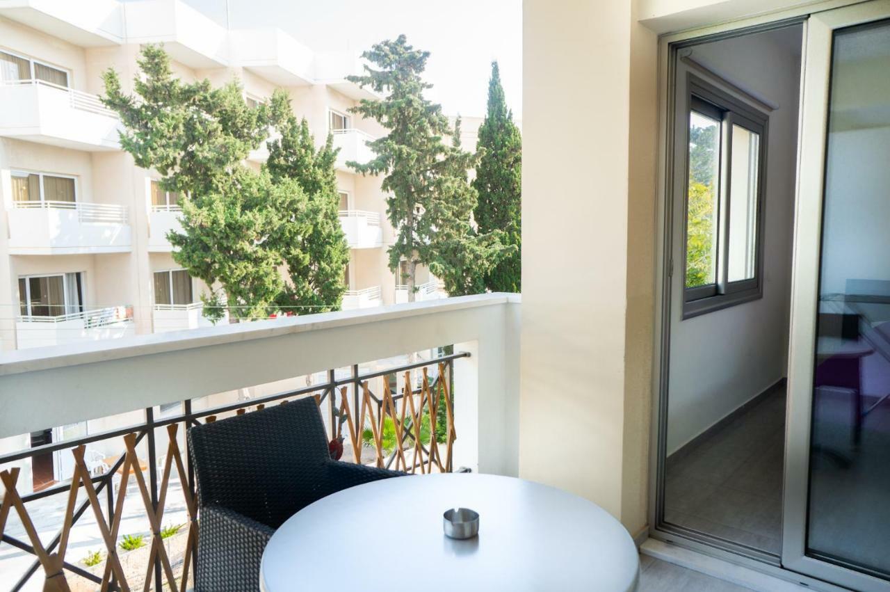 Paphos Sun Julz Apartments On The Beach מראה חיצוני תמונה